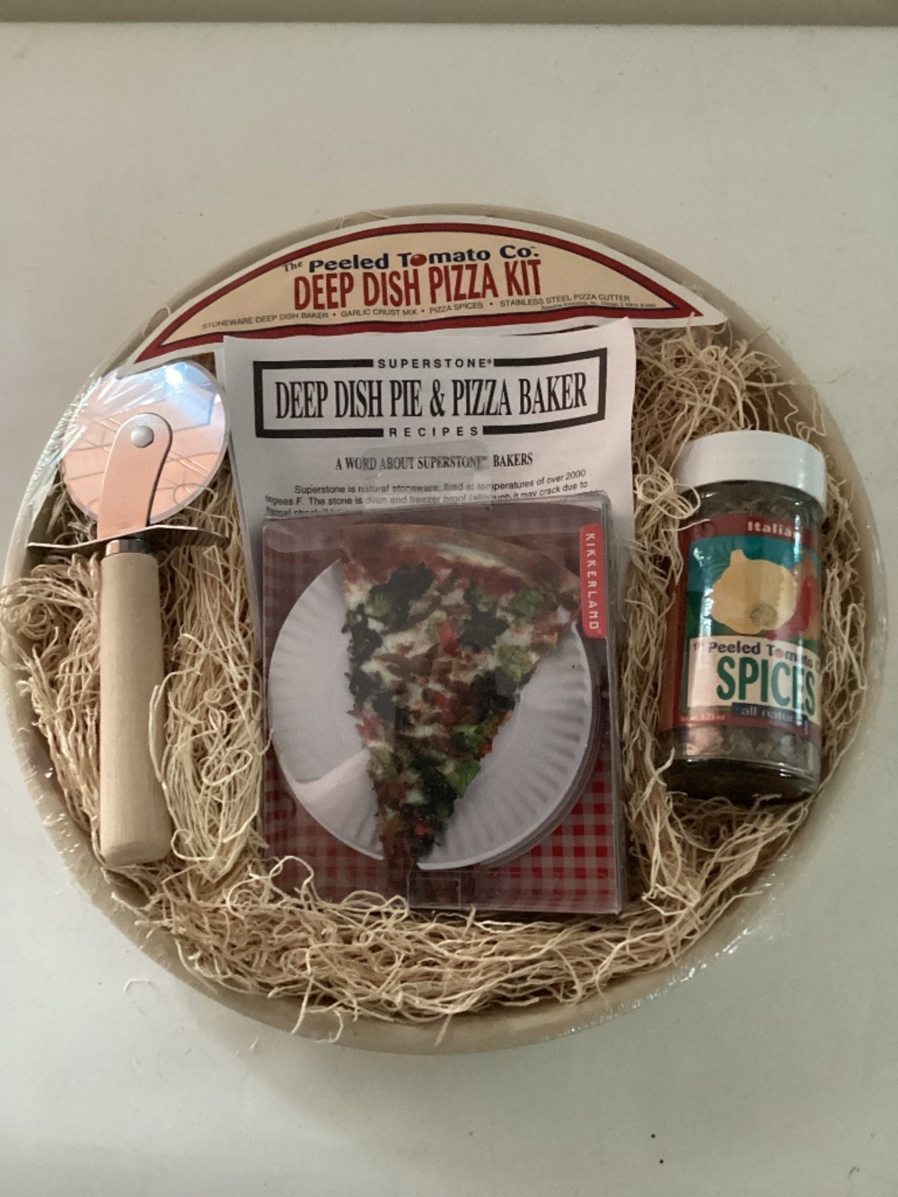 Peeled Tomato Deep Dish Pizza Accessories, dish, spice, cutter, & pizza coasters